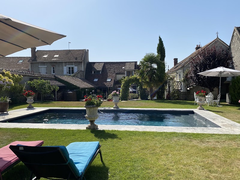 Hotel Les Glycines in Fontainebleau, France
