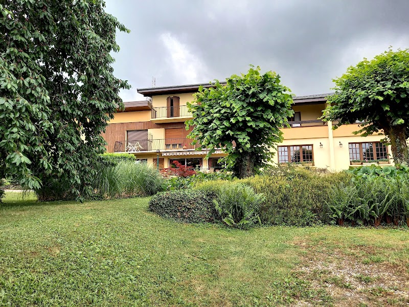 Hotel Les Pavillons du Golf in Evian-les-Bains, France