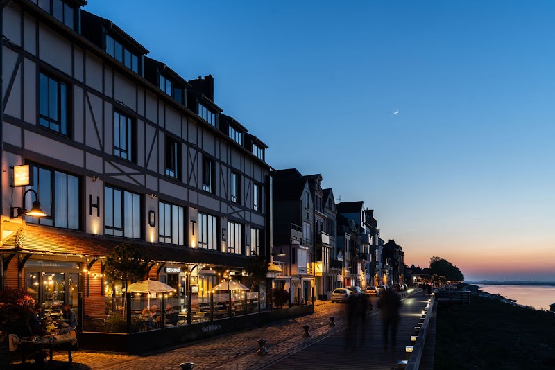 Hotel Les Pilotes in Abbeville, France