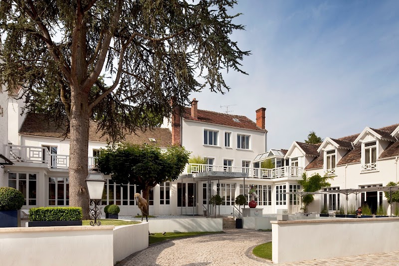 Hotel Les Pléiades Spa in Fontainebleau, France