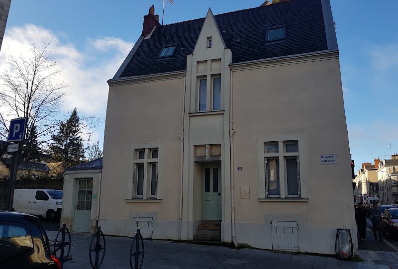 Hotel Logis St Joseph in Angers, France