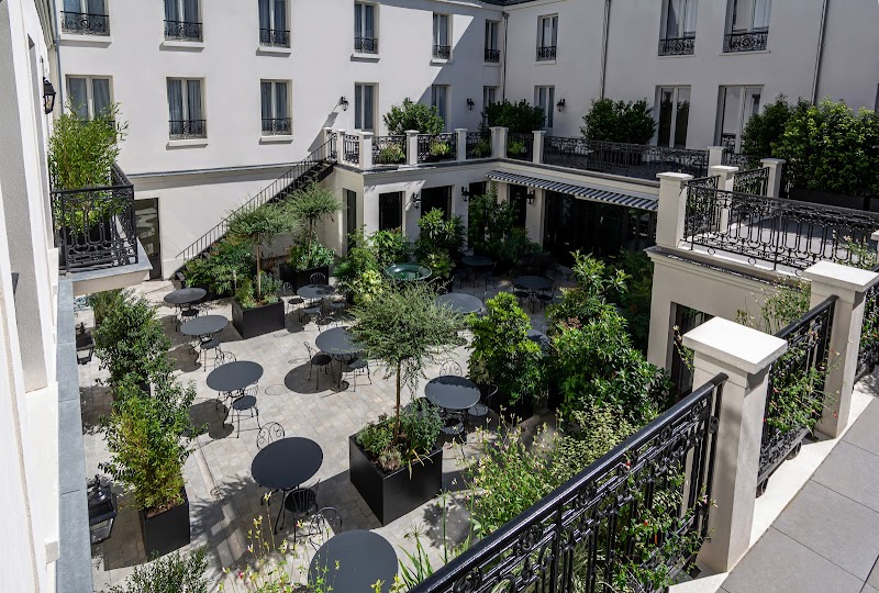 Hotel Napoléon in Fontainebleau, France