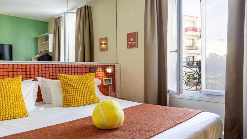 Hotel Olympic in Boulogne-Billancourt, France