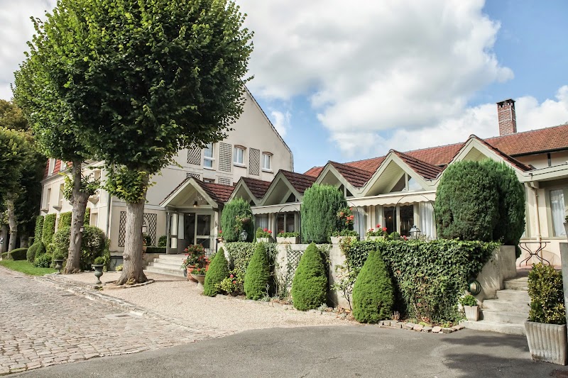 Hotel Relais d'Aumale in Gouvieux, France