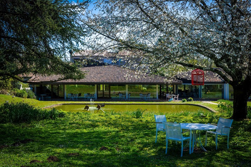 Hotel Relais du Bois Saint Georges in Saintes, France
