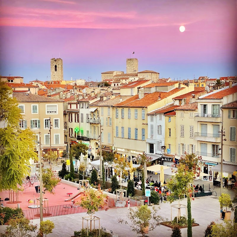 Hotel Relais du Postillon in Antibes, France