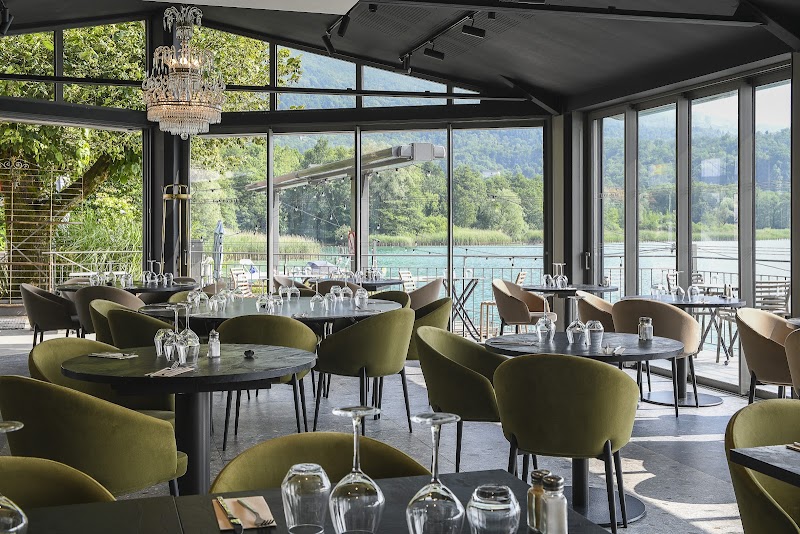 Hôtel-Résidence La Villa du Lac in Divonne-les-Bains, France