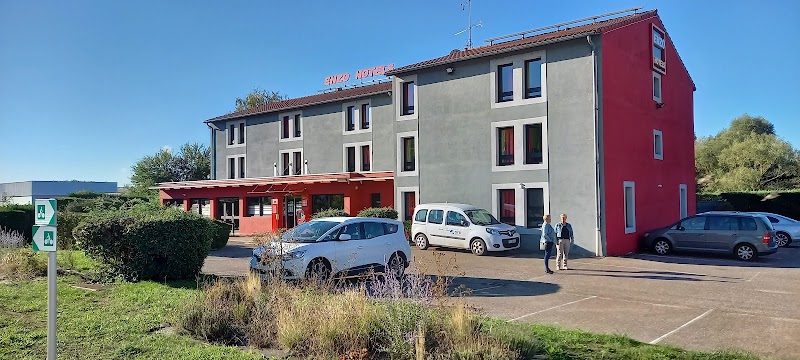 Hotel Restaurant Kyriad Enzo Pont-a-Mousson in Pont-a-Mousson, France