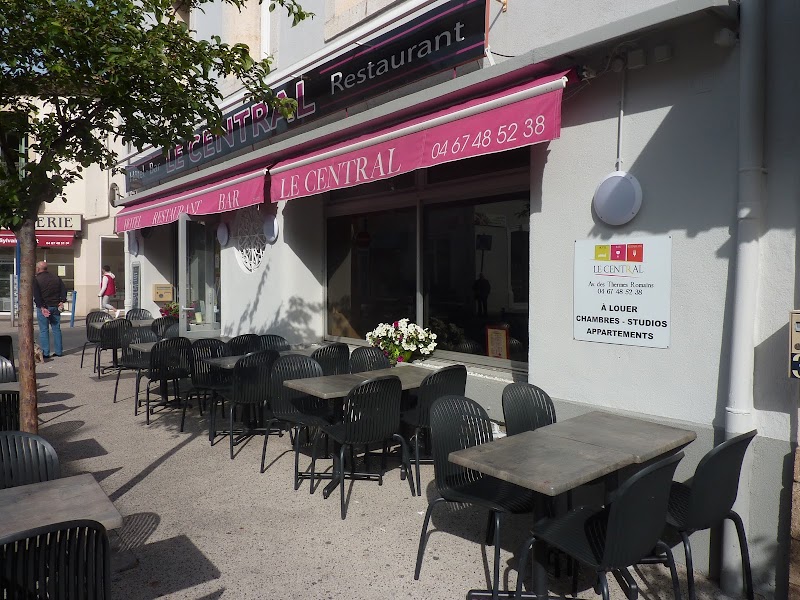Hotel-Restaurant Le Central in Meze, France