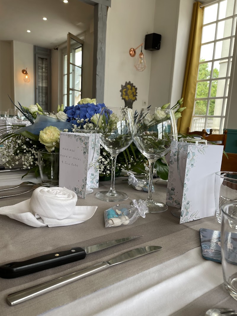 Hotel Restaurant Le Cygne in Evreux, France