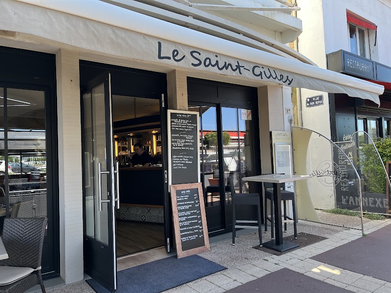 Hotel Restaurant Le Saint-Gilles in Saint-Gilles, France