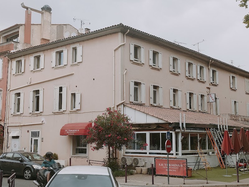 Hotel Restaurant Le Terminus in Tarascon, France