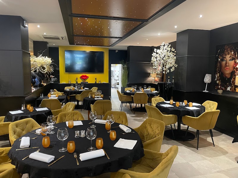 Hotel Restaurant Les Arcades in Valenciennes, France