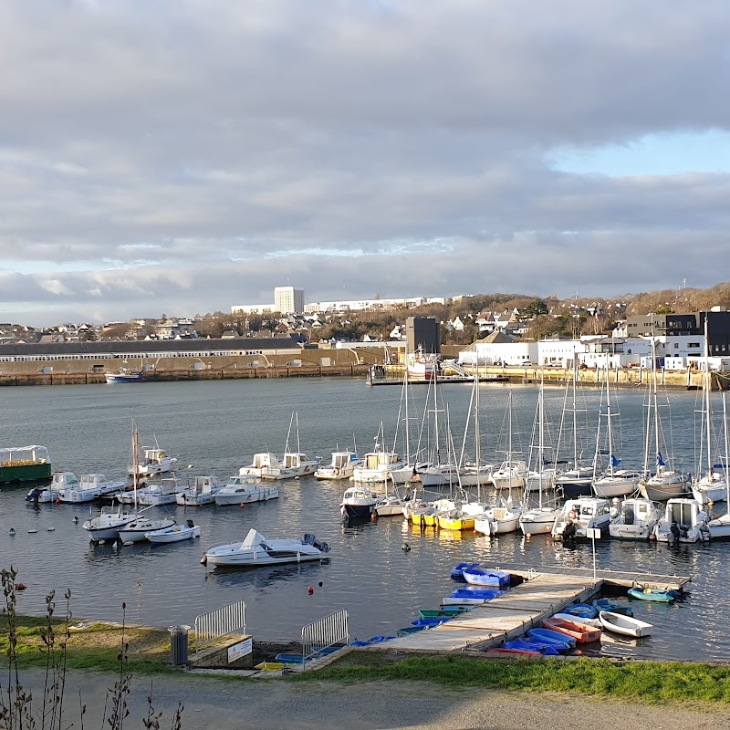 Hotel Restaurant Les Oceanides in Concarneau, France