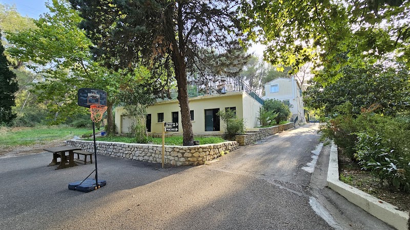 Hotel Restaurant Robinson in Beaucaire, France