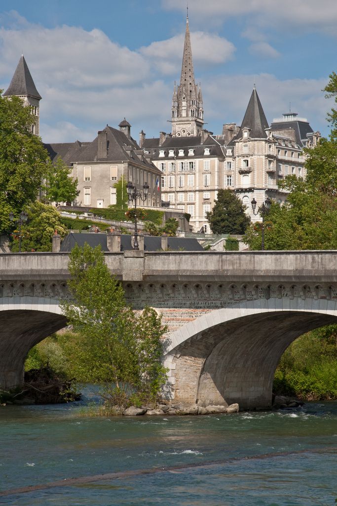 Hotel Roncevaux in Pau, France