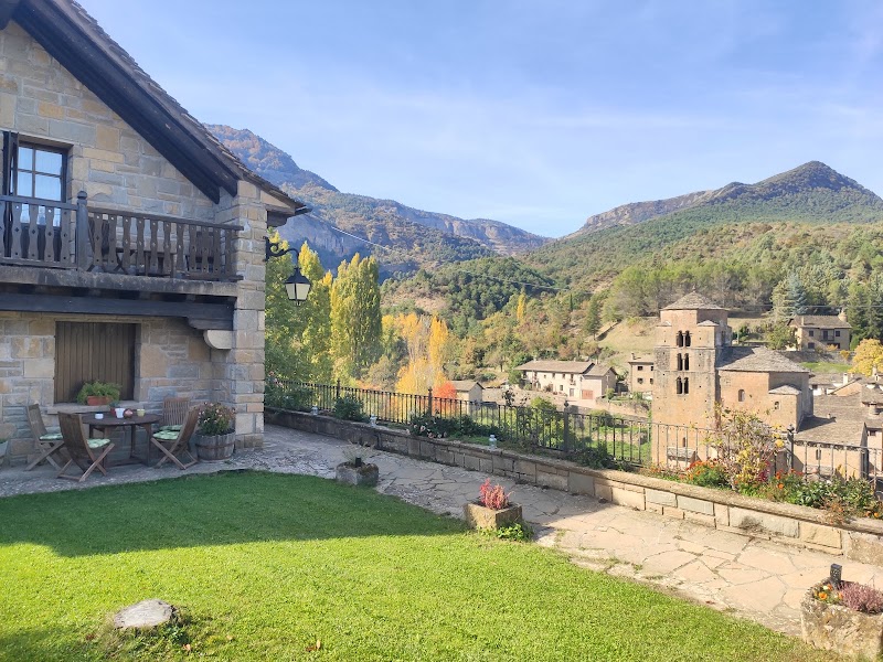 Hotel Rural El Mirador de Los Pirineos in Huesca, Spain