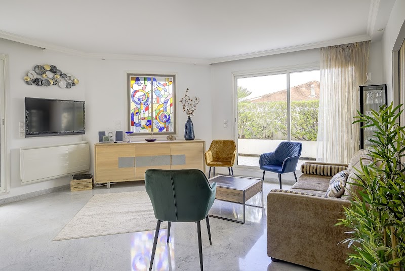 Hotel Saint-Charles in Juan-les-Pins, France