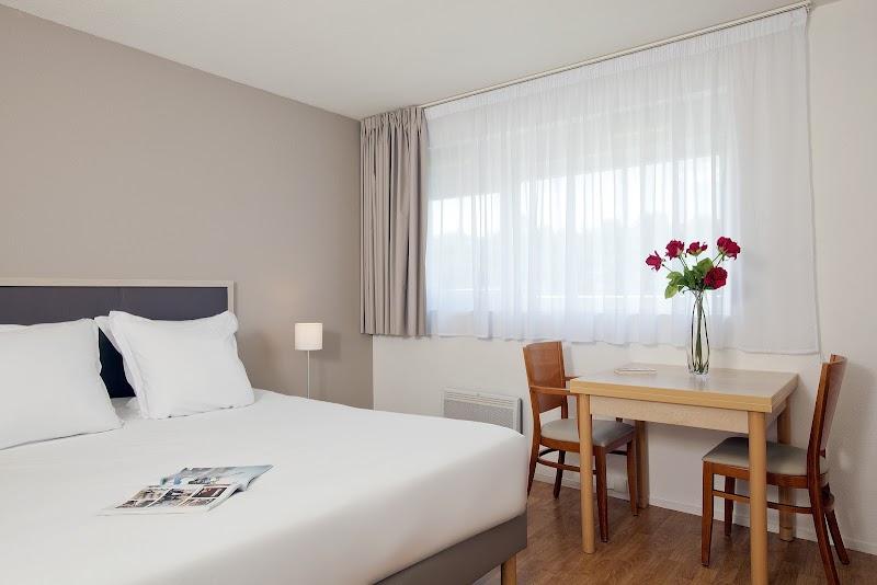 Hotel Sejours & Affaires Poitiers Lamartine in Poitiers, France