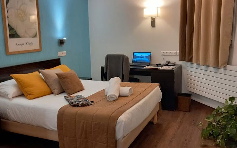 Hotel Sénia in Orly, France