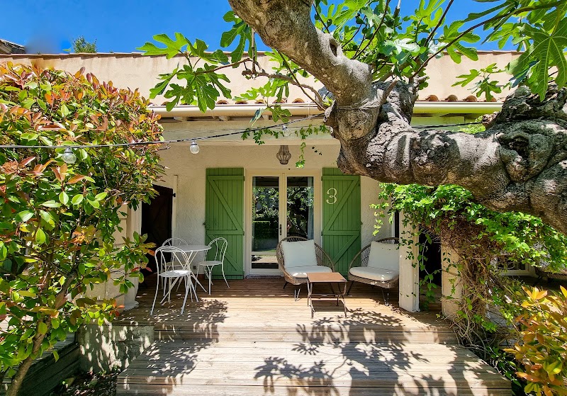 Hotel Sous les Figuiers in Saint-Remy-de-Provence, France