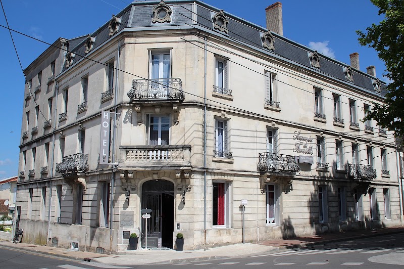 Hotel Souvenirs de Familles in Saintes, France