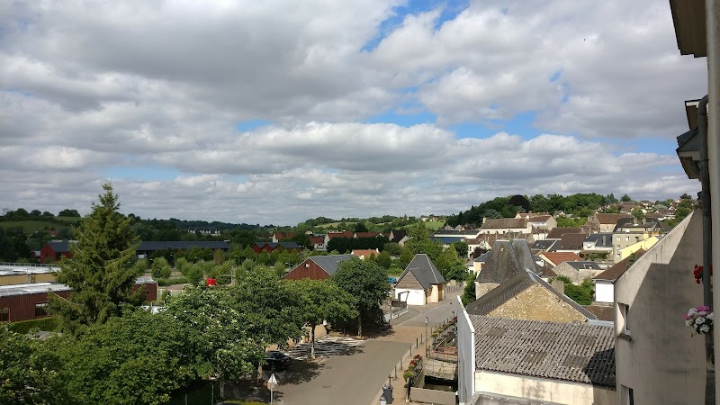 Hotel Sully in Nogent-le-Rotrou, France