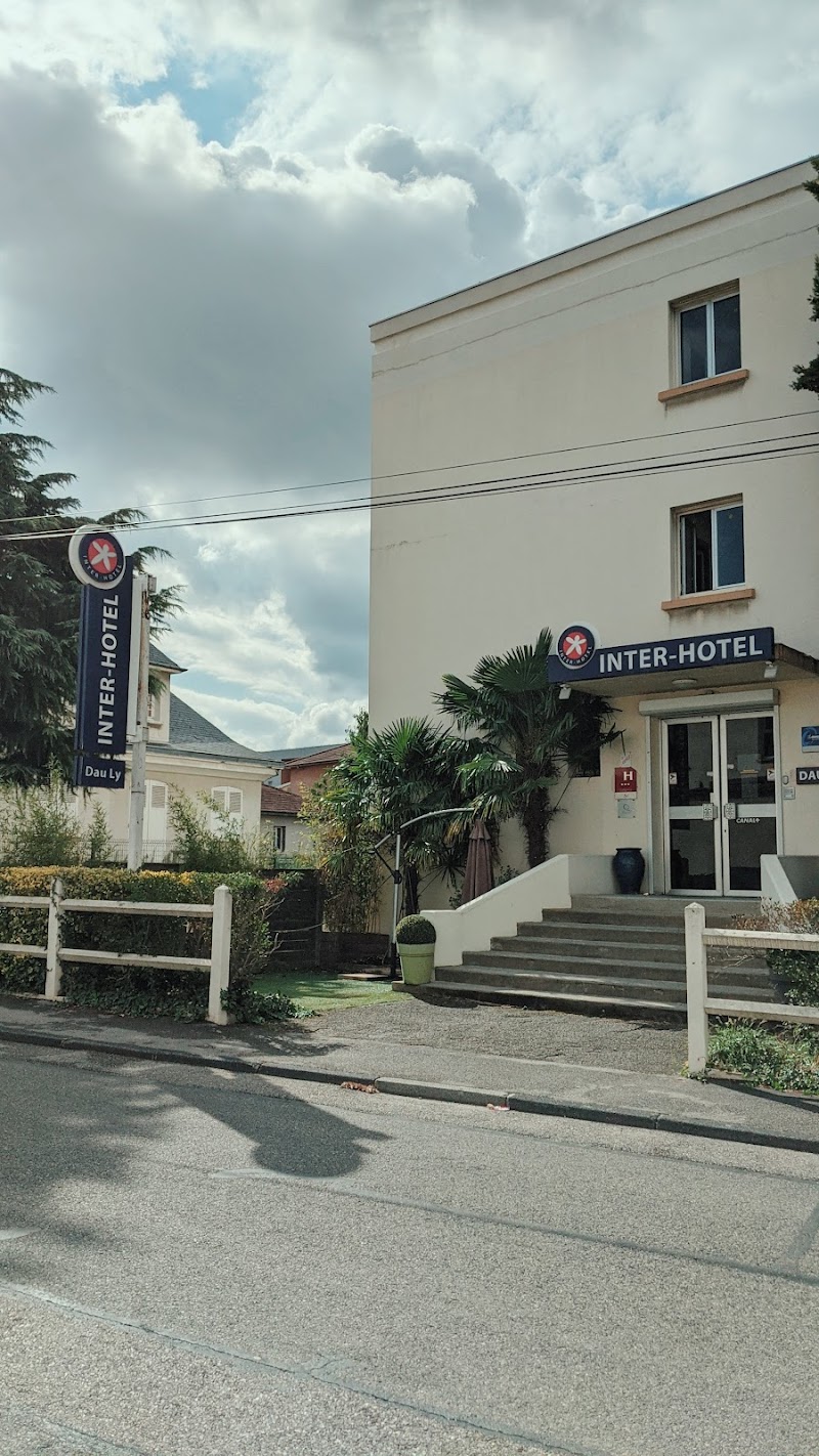 Hotel The Originals Lyon Est Dau Ly in Bron, France