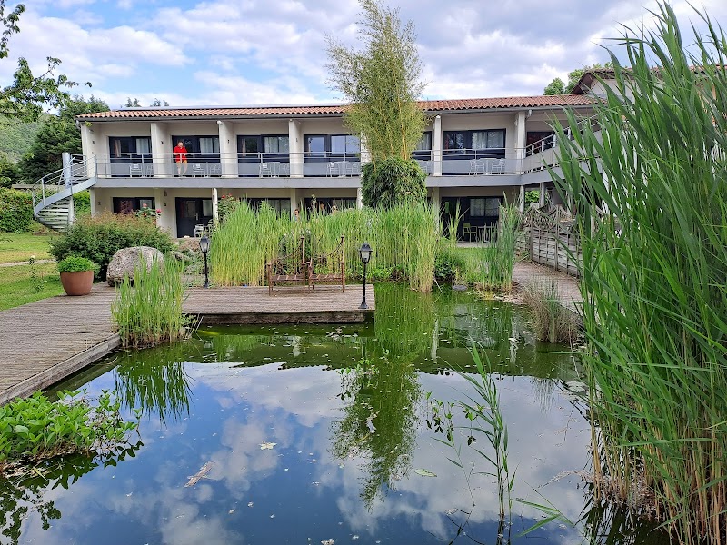 Hotel The Originals du Lac Foix (ex Inter-Hotel) in Foix, France