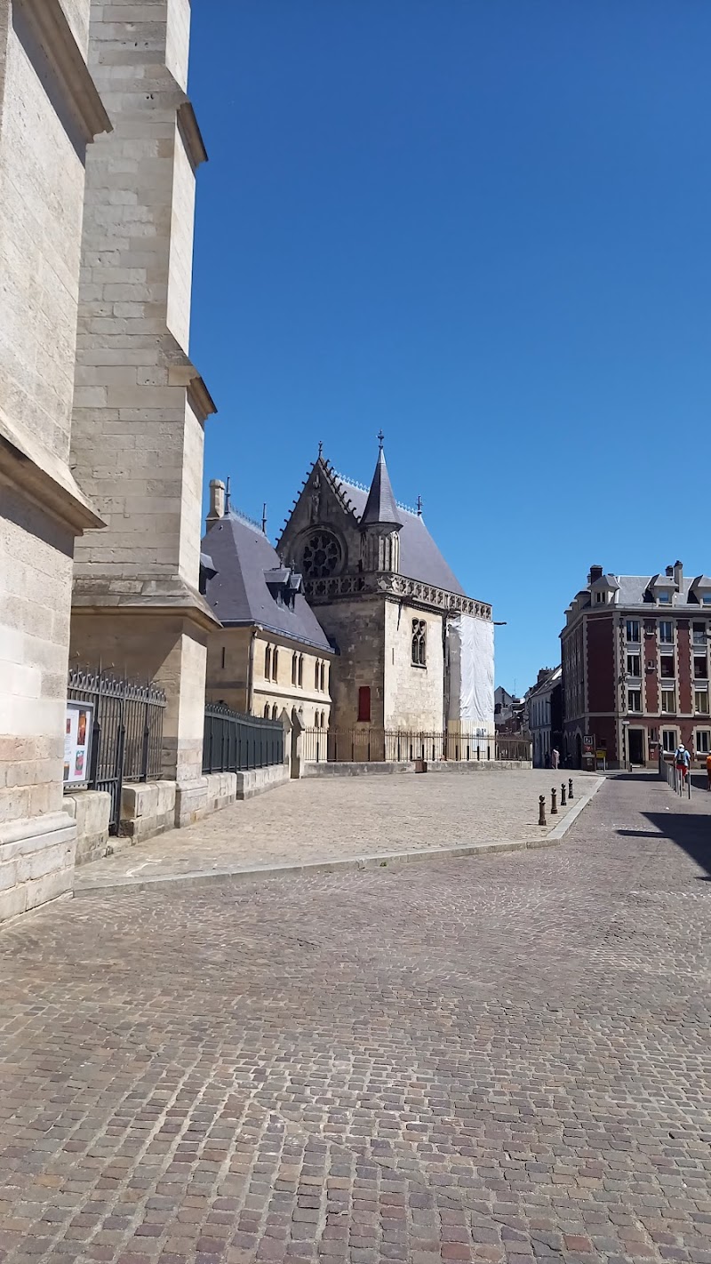 Hôtel Victor Hugo in Amiens, France