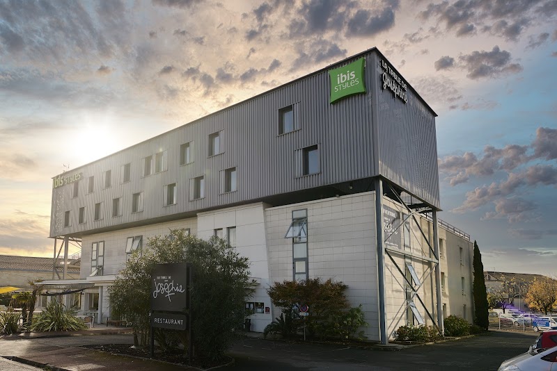 Hotel Wilson in Begles, France