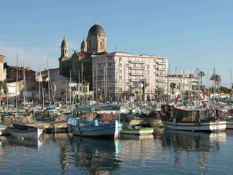 Hotel de Flore in Saint-Raphael, France