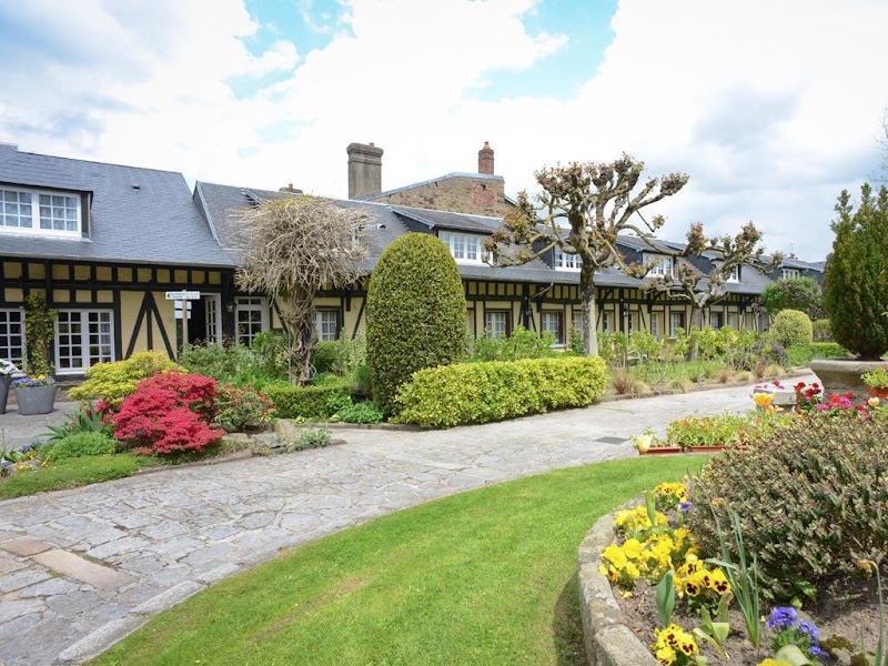 Hotel de La Croix d'Or in Avranches, France
