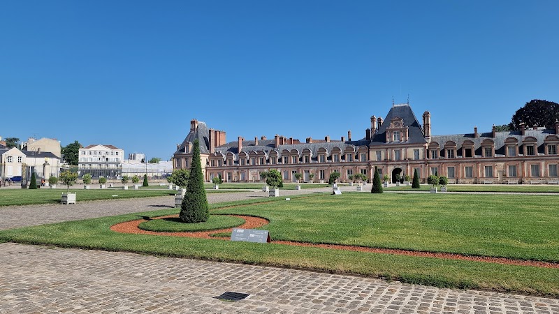 Hotel de Londres in Fontainebleau, France