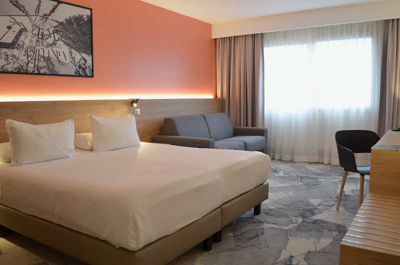 Hotel des Congres in Decines-Charpieu, France