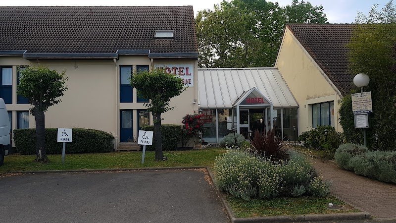 Hotel du Val de Seine in Mantes-la-Jolie, France