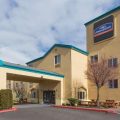 Howard Johnson Hotel & Suites by Wyndham Vancouver