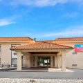 Howard Johnson Plaza Hotel by Wyndham Windsor