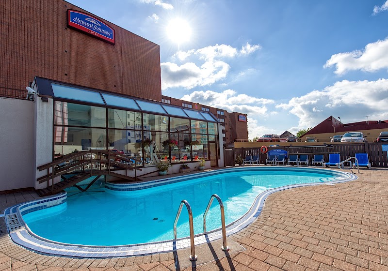 Howard Johnson Plaza by Wyndham by the Falls Niagara Falls in Niagara Falls, Canada