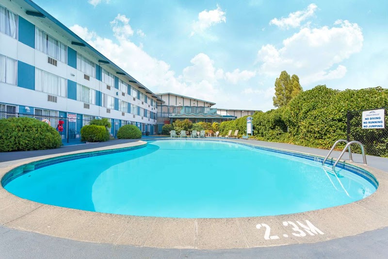 Howard Johnson by Wyndham Nanaimo Harbourside in Nanaimo, Canada