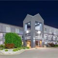 Howard Johnson by Wyndham Romulus Detroit Metro Airport