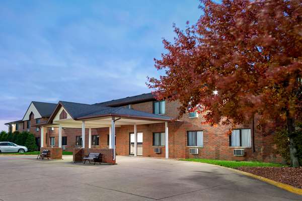 Howard Johnson by Wyndham Waterloo/Cedar Falls in Waterloo, Iowa, United States
