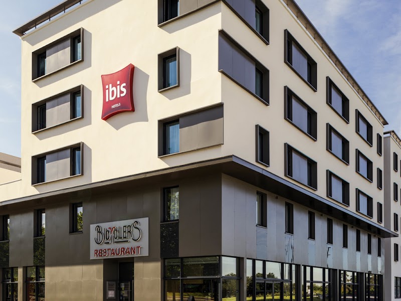 Ibis Saint Quentin en Yvelines Velodrome in Montigny-le-Bretonneux, France
