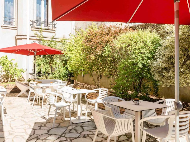 Ibis Styles Asnieres Centre in Bois-Colombes, France