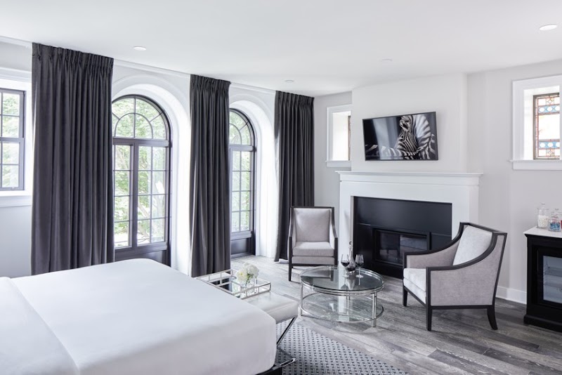 Insite Suites The Frontenac in Calgary, Canada