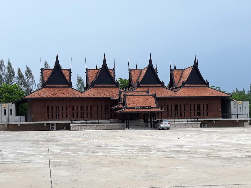 Iyara Lake Hotel & Resort in Uthai Thani, Thailand