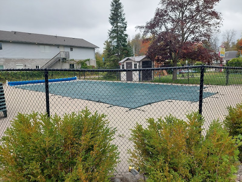 J&J Motel in Wasaga Beach, Canada