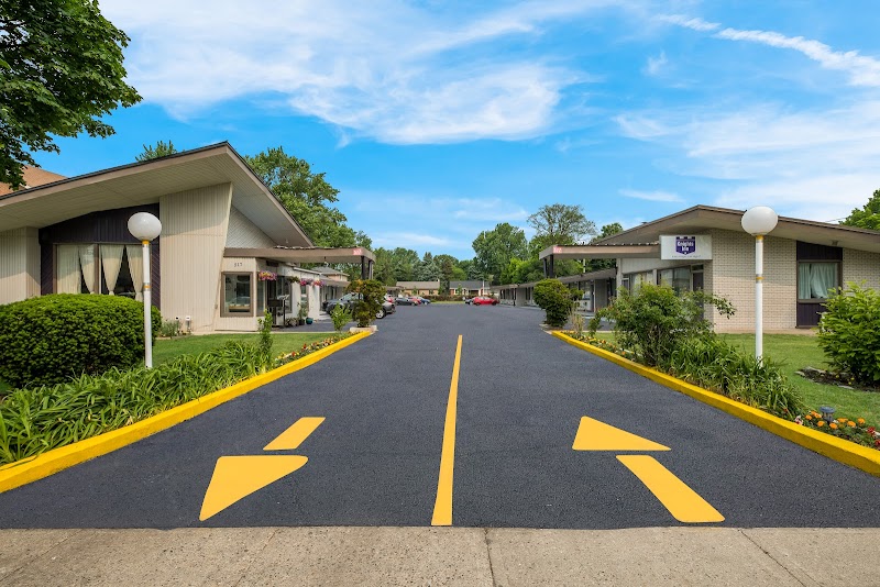 Knights Inn Burlington in Burlington, Canada
