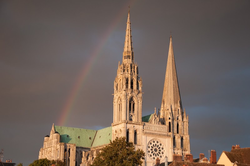 L'Hôtel in Chartres, France
