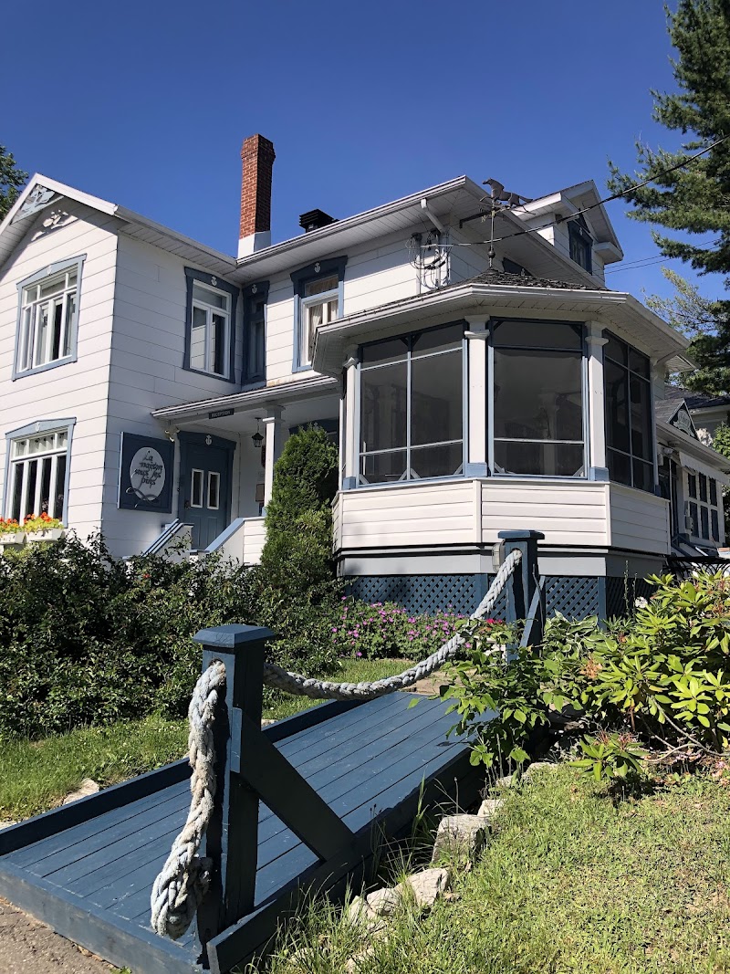 La Maison Sous Les Pins in Rouyn-Noranda, Canada
